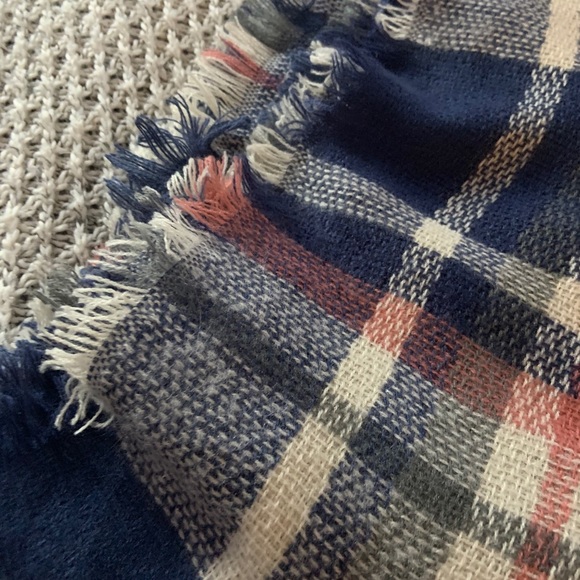 🔆Moving Sale 20% Off Charlotte Russe Plaid Scarf - Picture 4 of 5